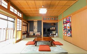 道後7分 - 松山城徒歩圏 - 南町駅2分 - 無料駐車場 - 一軒家貸切 - 最大11名 - スーパー徒歩3分